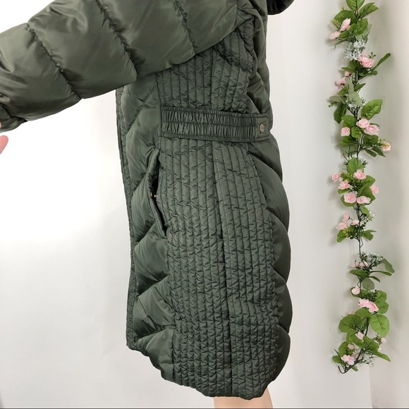 Larry Levine Women ‘s Faux Fur Hood Coat Small - Picture 3 of 8